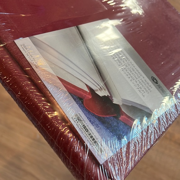 NEW Creative Memories 12x12 red flex hinge album - Picture 5 of 6